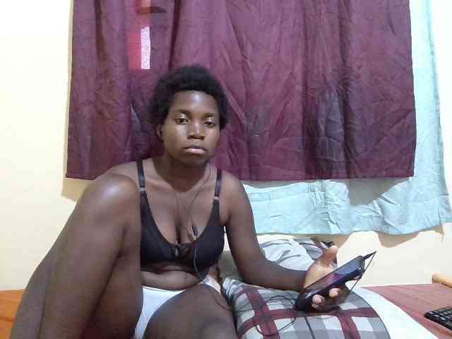 Shes-sexy webcam