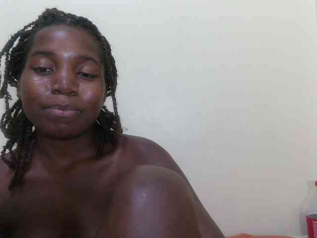 Shes-sexy webcam