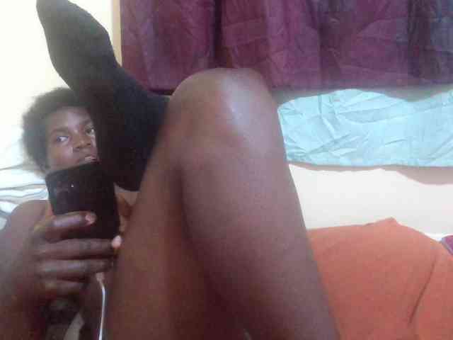 Shes-sexy webcam