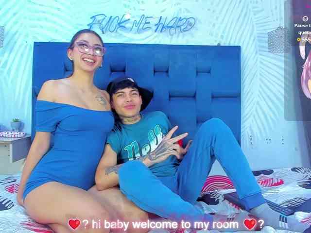 STAR-AND-TONNY-19 webcam