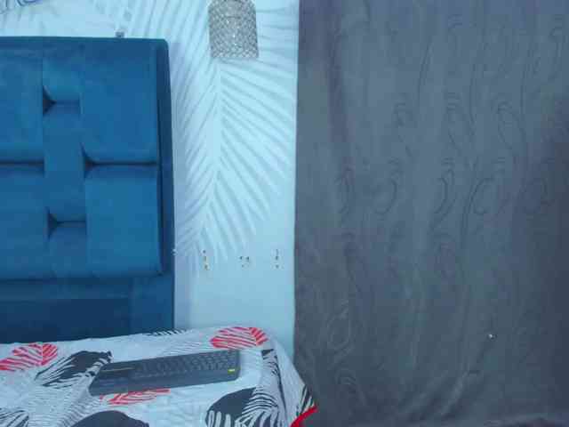 STAR-AND-TONNY-19 webcam