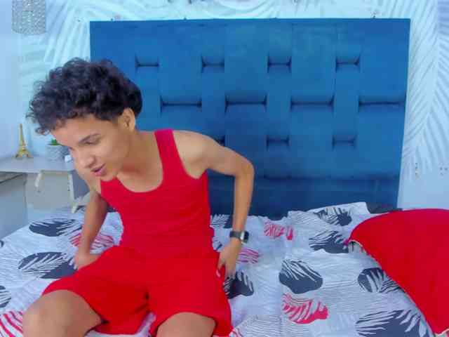STAR-AND-TONNY-19 webcam