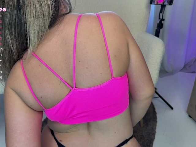 zlatpeach live cam on BongaCams