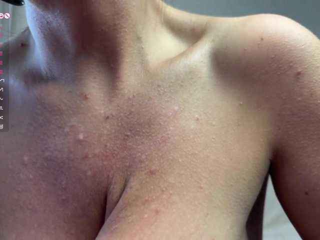 ZlataPeach live webcam show