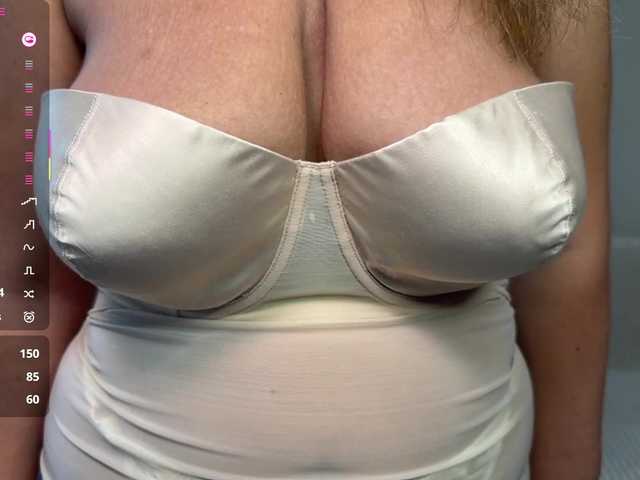 zlatpeach live cam on BongaCams