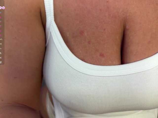 zlatpeach live cam on BongaCams