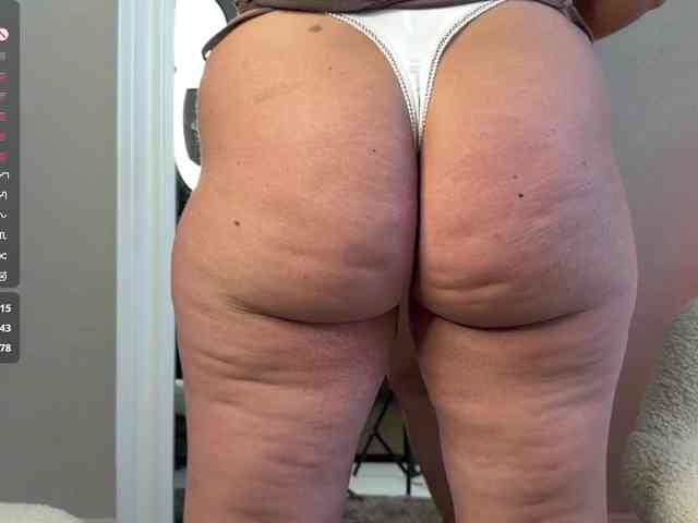 ZlataPeach webcam