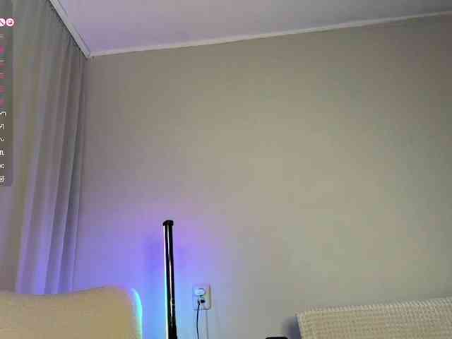 ZlataPeach webcam