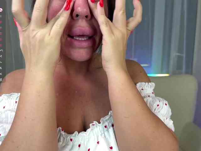 ZlataPeach webcam