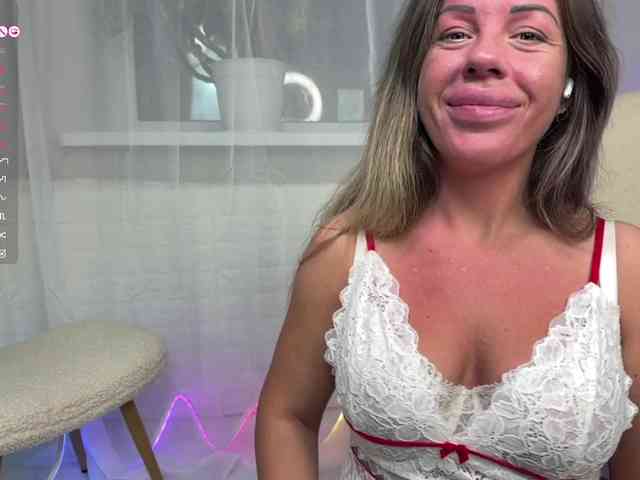 ZlataPeach webcam