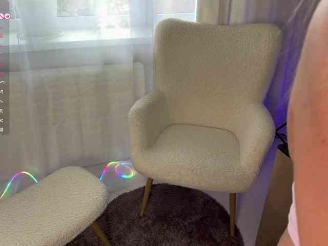ZlataPeach webcam