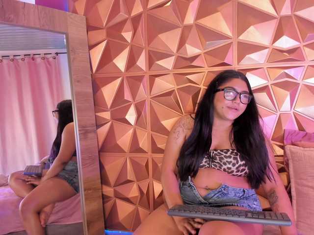 ScarlettCrox live cam on BongaCams