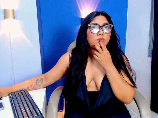 ScarlettCrox webcam
