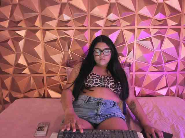 ScarlettCrox webcam