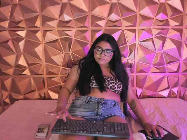 ScarlettCrox webcam