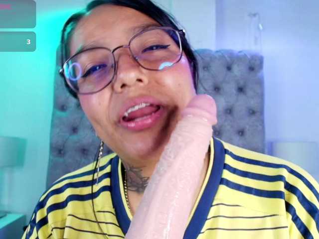 Sharick-0409 live cam