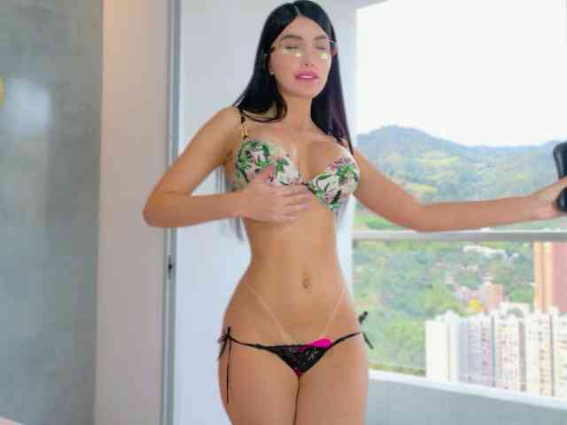 nazaninh webcam
