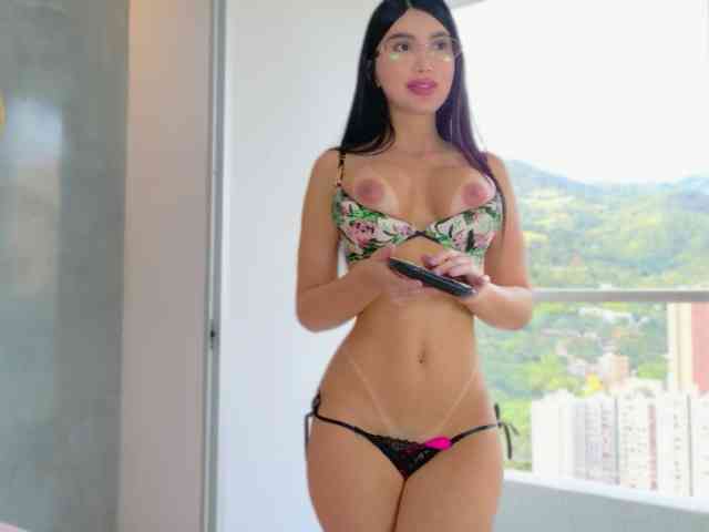 nazaninh webcam