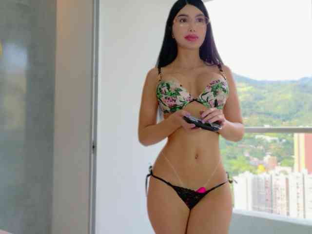 nazaninh webcam