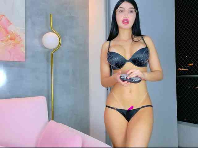 nazaninh webcam