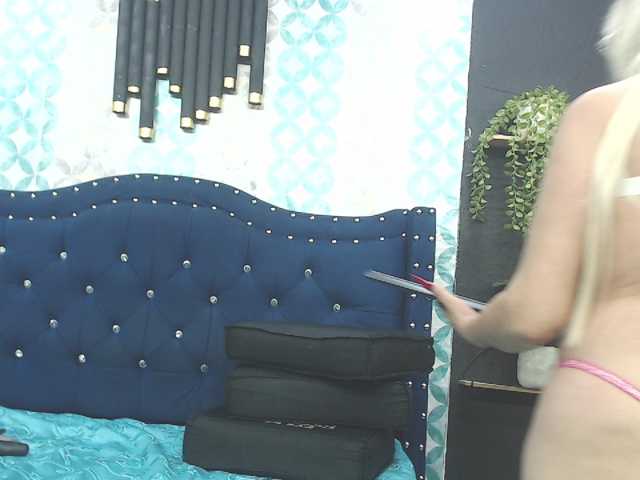 ciccioline-rose-red live cam on BongaCams