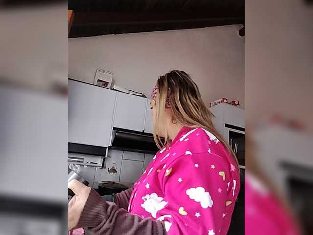 CarolMissoficial live cam on BongaCams