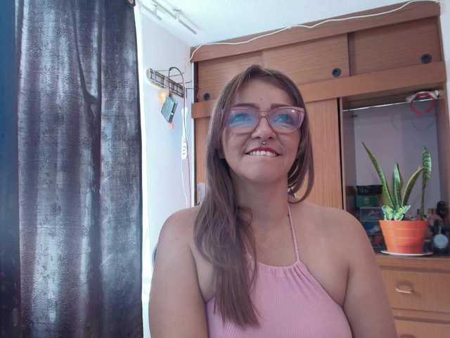 CarolMissoficial live cam on BongaCams