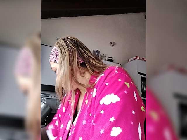 CarolMissoficial live cam on BongaCams