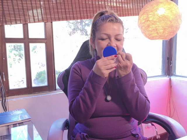 CarolMissoficial live cam on BongaCams