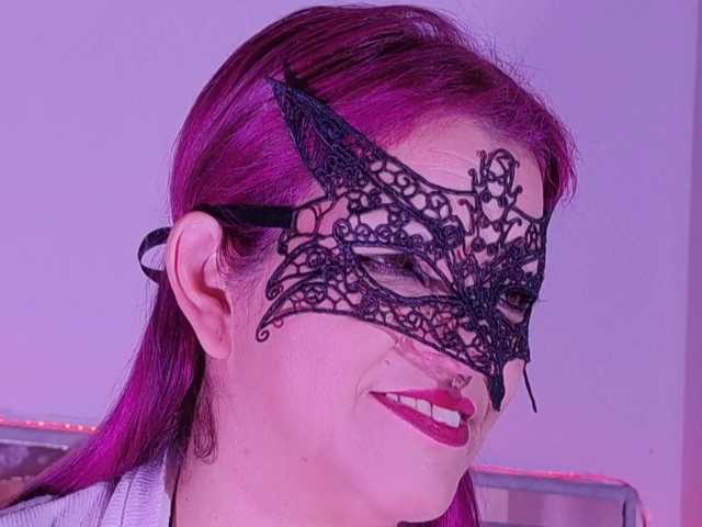 CarolMissoficial live cam on BongaCams
