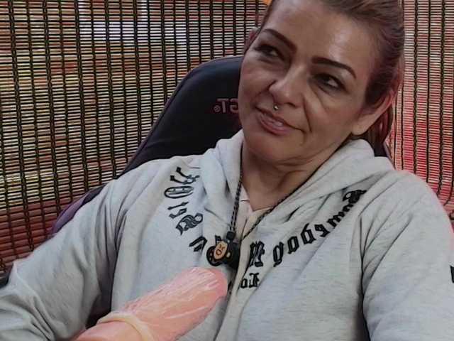 CarolMissoficial live cam on BongaCams