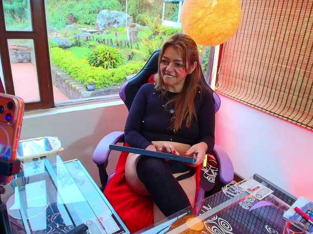 CarolMissoficial live cam on BongaCams