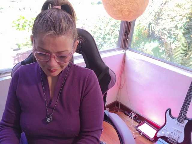 CarolMissoficial live on BongaCams