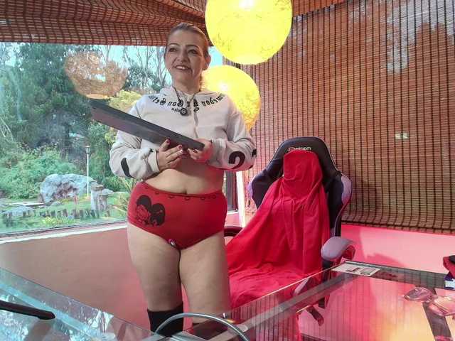CarolMissoficial live cam on BongaCams