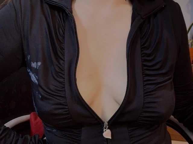 CarolMissoficial live cam on BongaCams