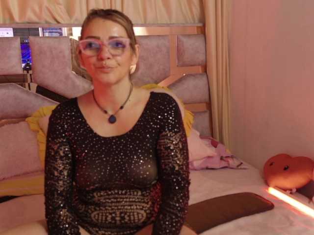 CarolMissoficial live cam on BongaCams