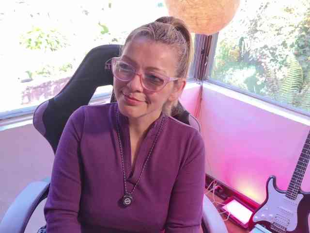 CarolMissoficial webcam