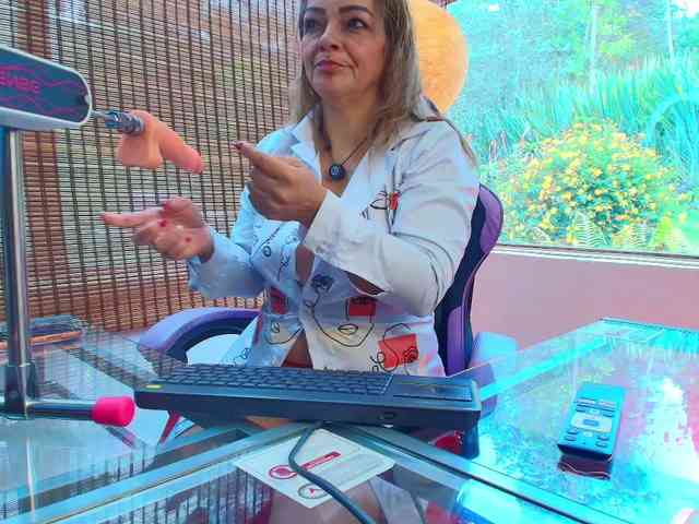 CarolMissoficial webcam