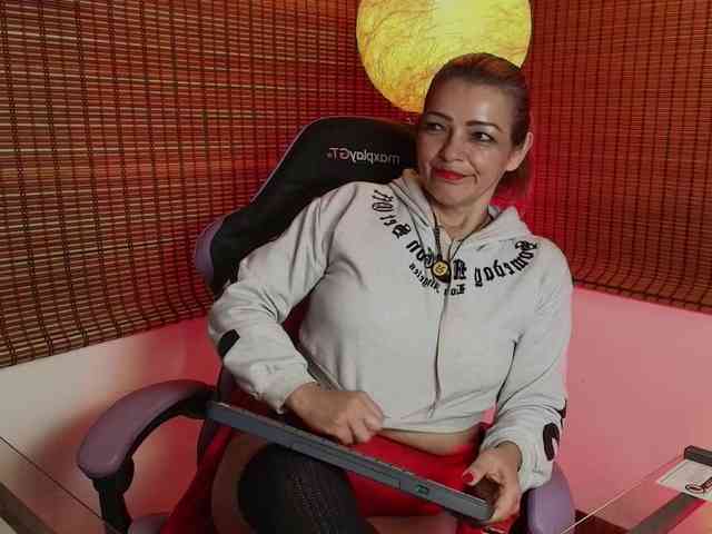 CarolMissoficial webcam
