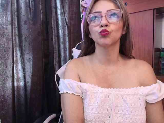 CarolMissoficial webcam