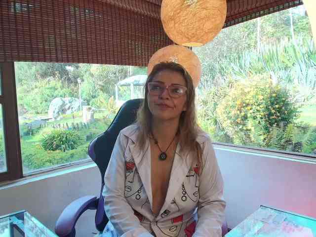 CarolMissoficial webcam
