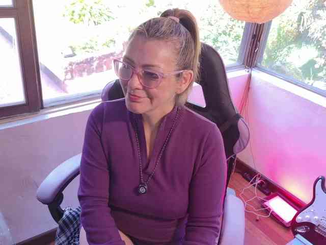 CarolMissoficial webcam