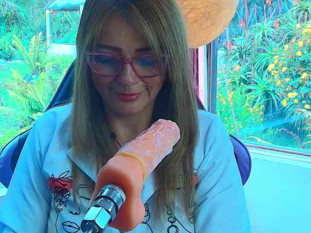 CarolMissoficial webcam