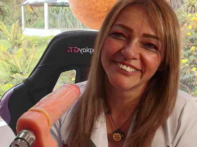 CarolMissoficial webcam