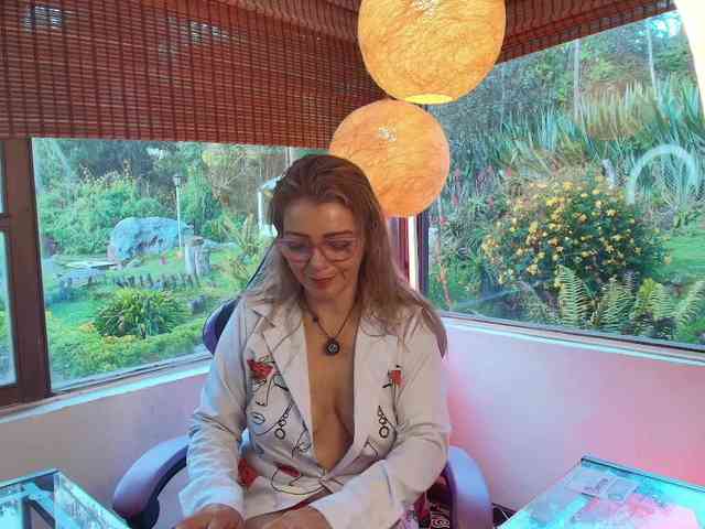CarolMissoficial webcam