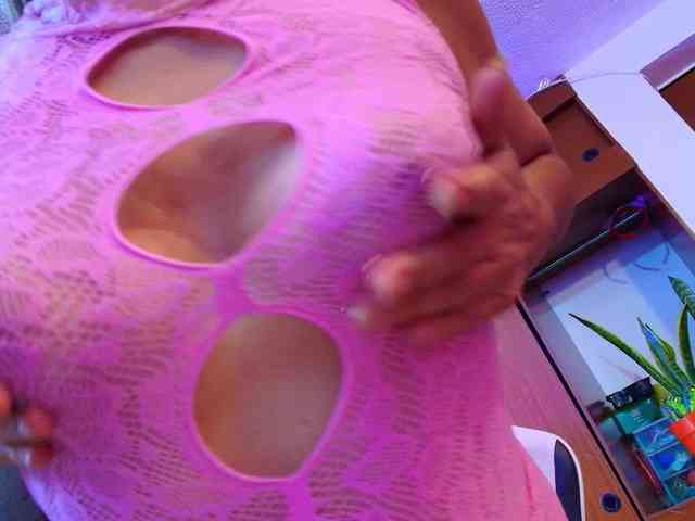 CarolMissoficial webcam