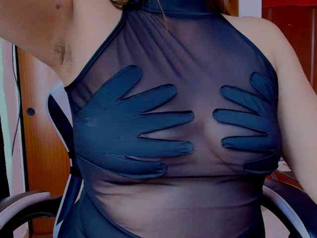 CarolMissoficial webcam