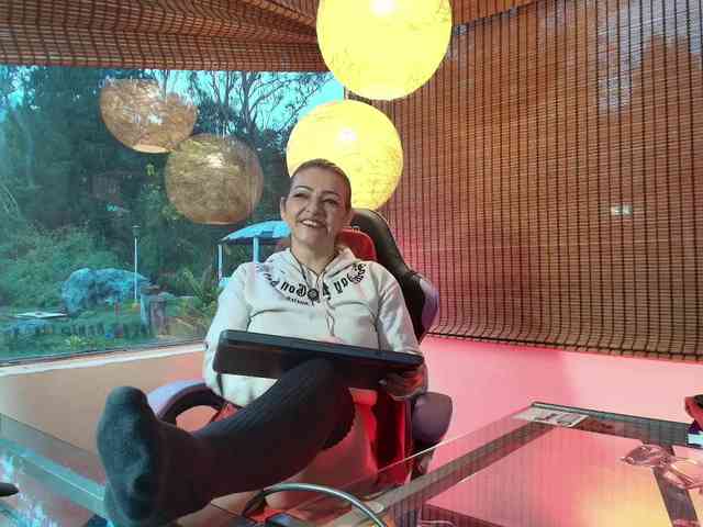 CarolMissoficial webcam
