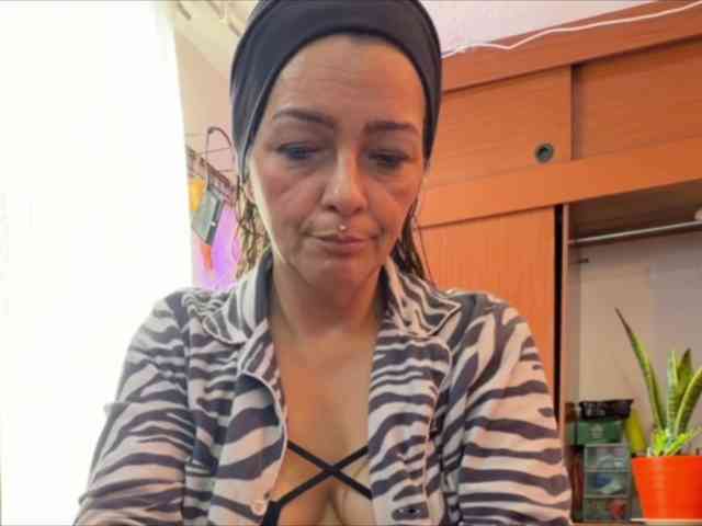 CarolMissoficial webcam