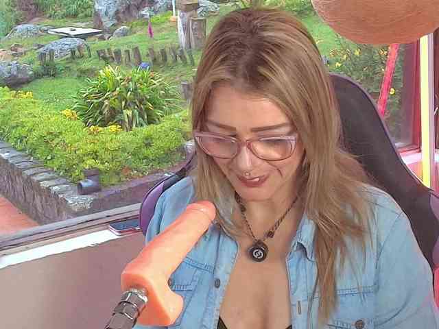 CarolMissoficial Live Webcam on BongaCams